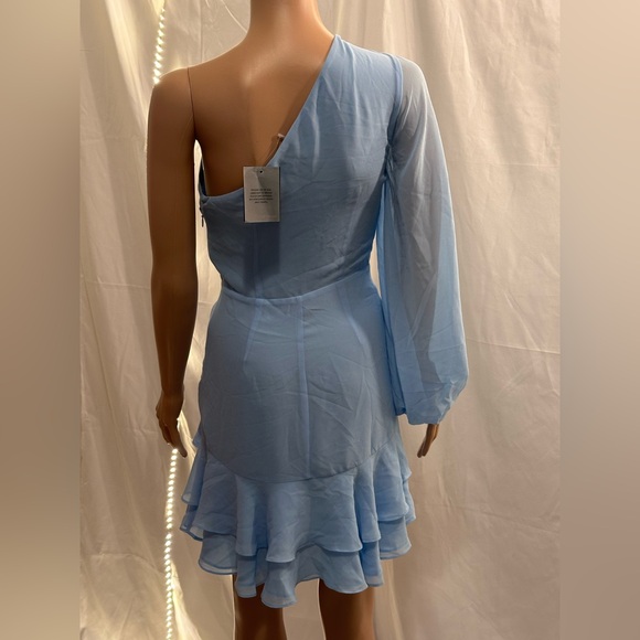 New NWT REVOLVE Sunny Mini Dress in Blue
Michael Costello ruffle one sleeve - Picture 6 of 7